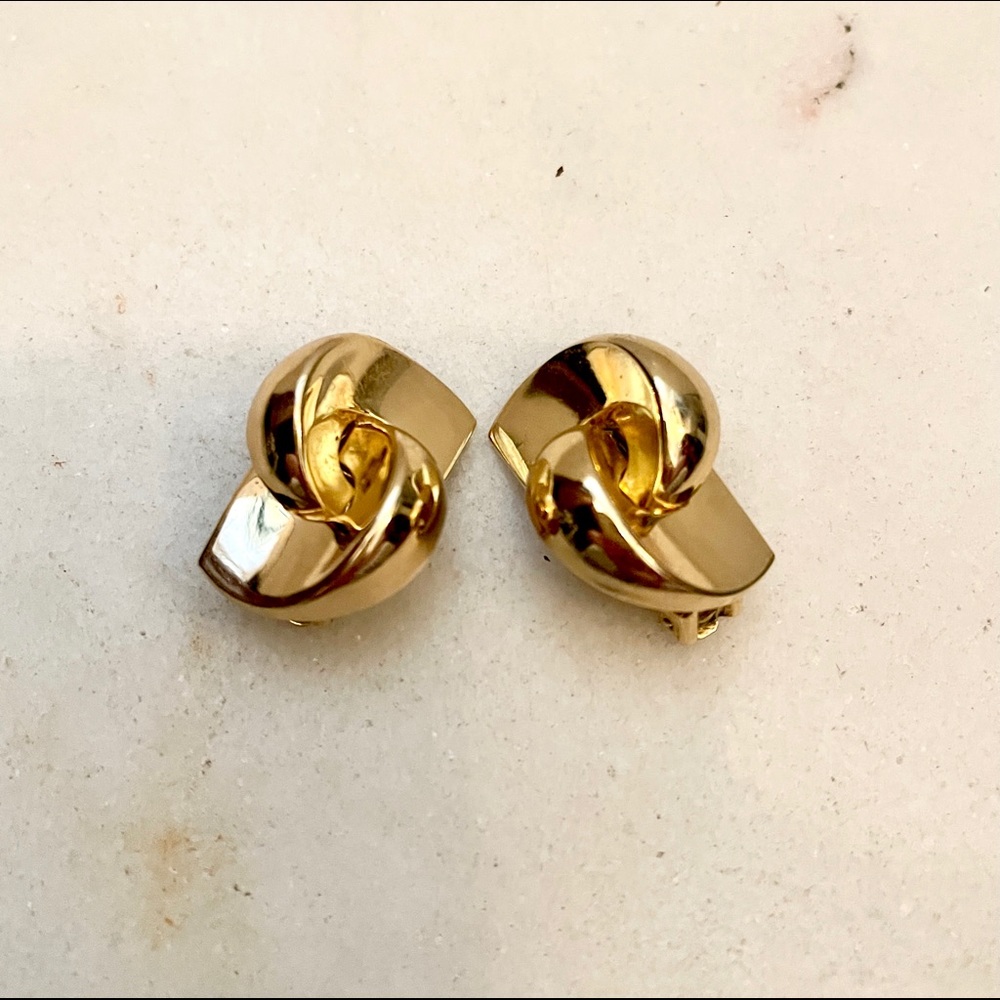 Authentic Christian Dior vintage gold tone clip on earrings modernist Logo 1.5”